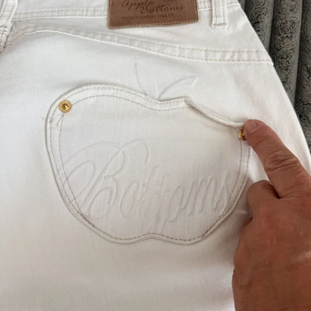 Apple Bottoms Vintage True Y2K White Bermuda Shorts Women’s 11/12 Low Rise